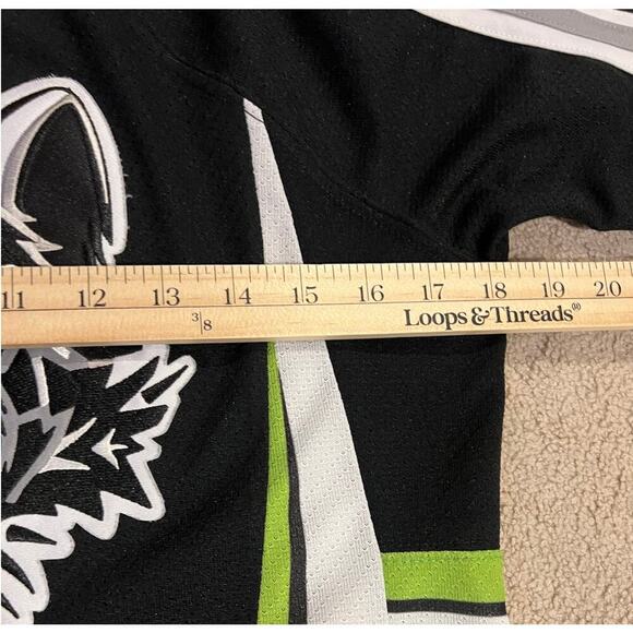 CCM Chicago Wolves AHL Youth Hockey Jersey - S/M - Picture 7 of 7